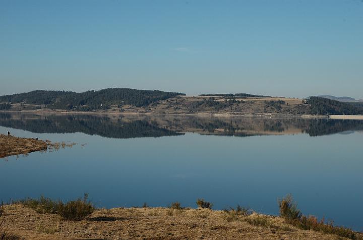 GR4 au lac de Naussac (23).JPG